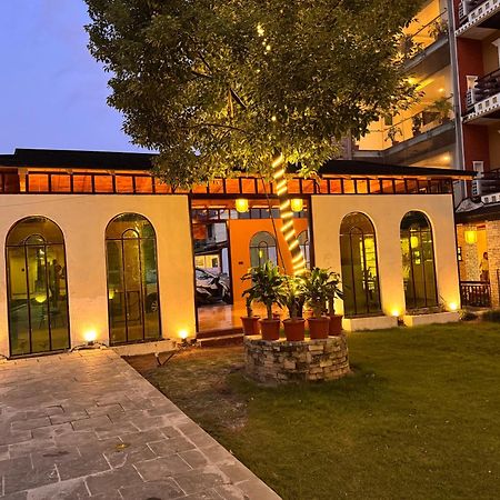 Bodhi Suites Boutique Hotel And Spa Покхара Экстерьер фото