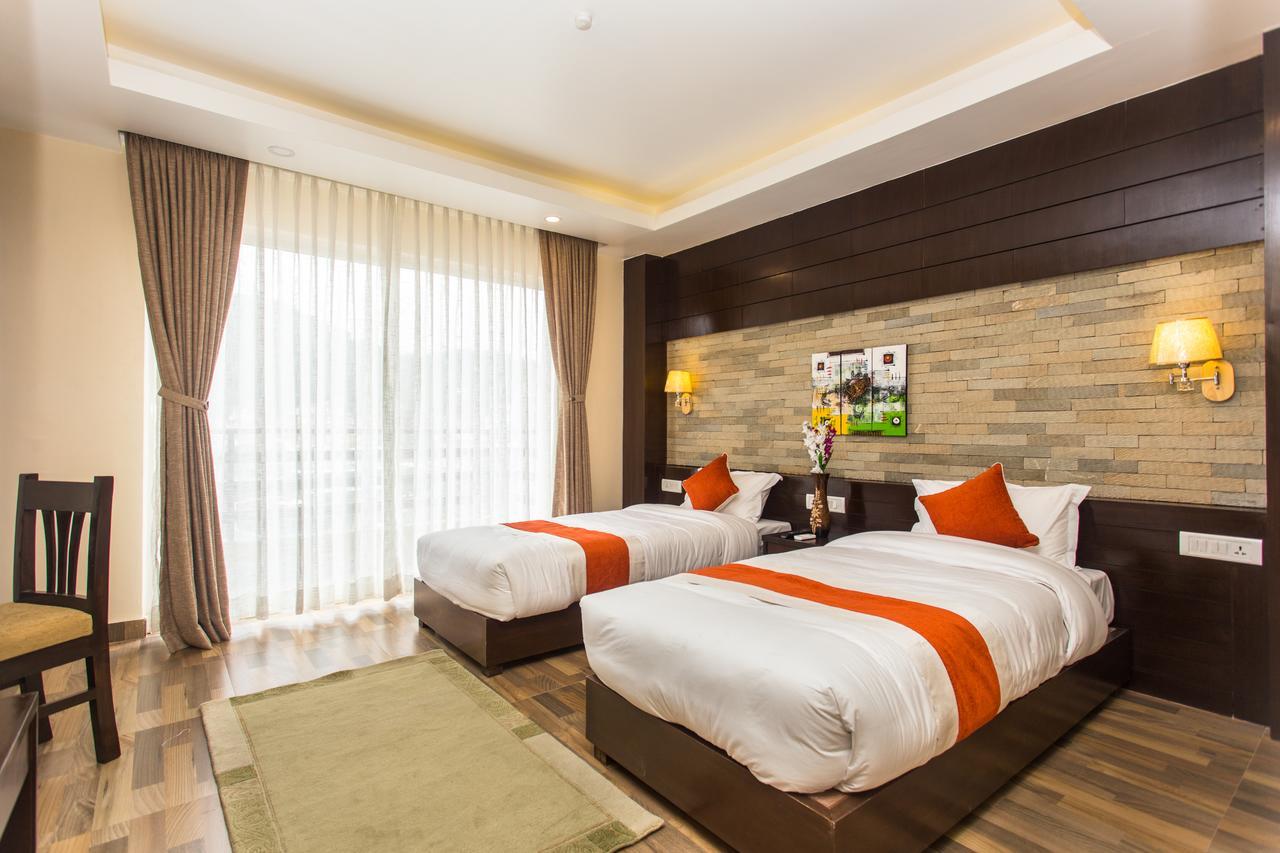 Bodhi Suites Boutique Hotel And Spa Покхара Экстерьер фото