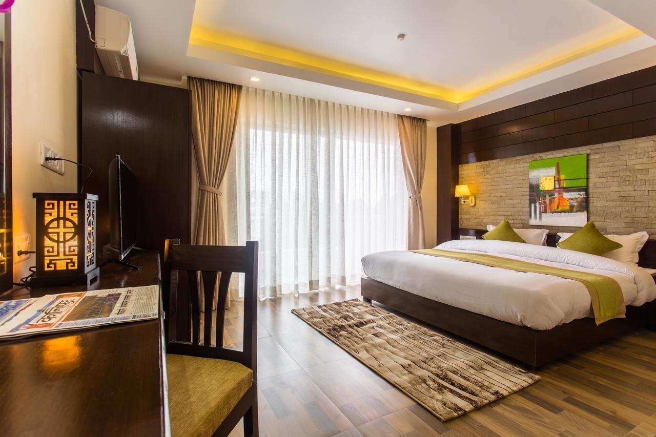 Bodhi Suites Boutique Hotel And Spa Покхара Экстерьер фото