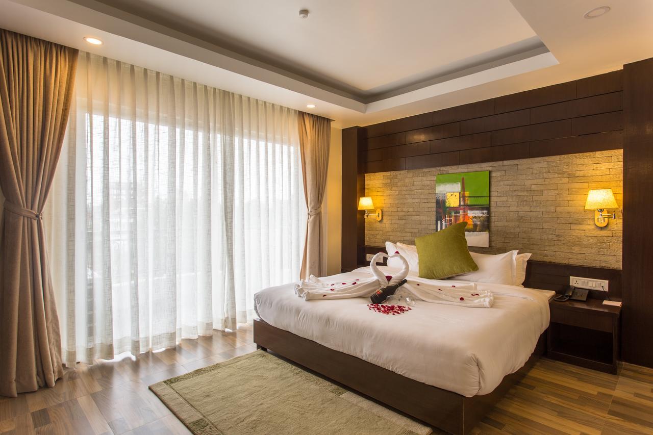 Bodhi Suites Boutique Hotel And Spa Покхара Экстерьер фото