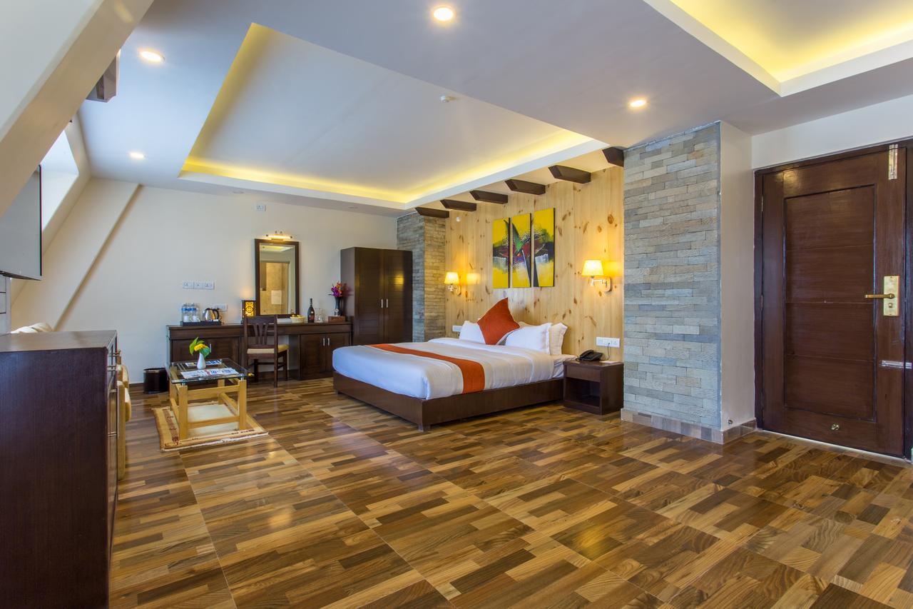 Bodhi Suites Boutique Hotel And Spa Покхара Экстерьер фото