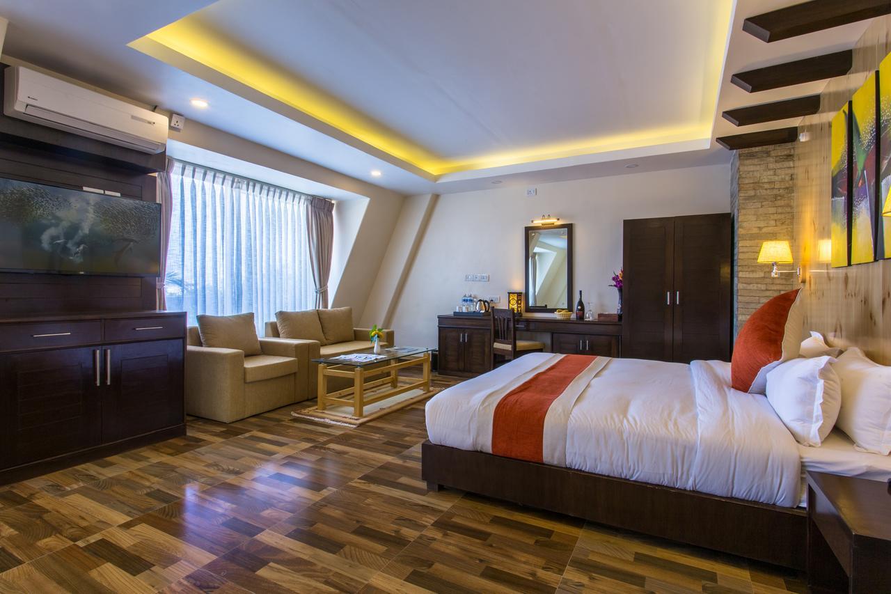 Bodhi Suites Boutique Hotel And Spa Покхара Экстерьер фото