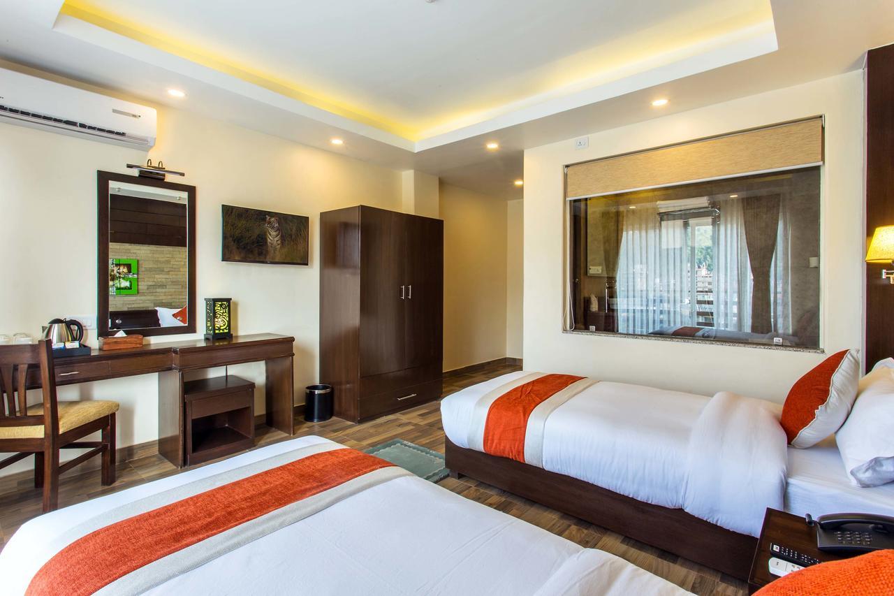 Bodhi Suites Boutique Hotel And Spa Покхара Экстерьер фото
